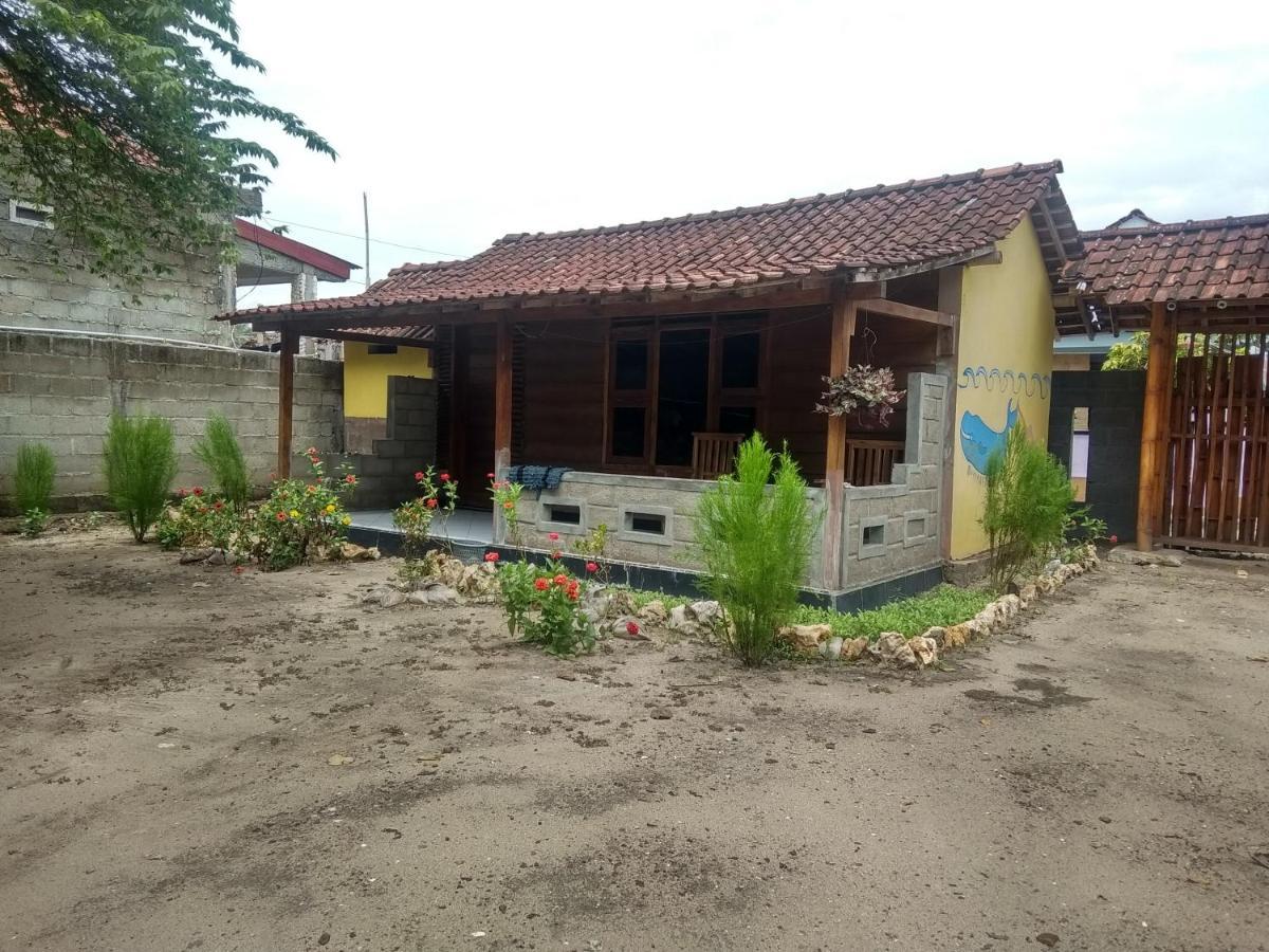 Harry'S Ocean House Watukarung Homestay Kalak Dış mekan fotoğraf