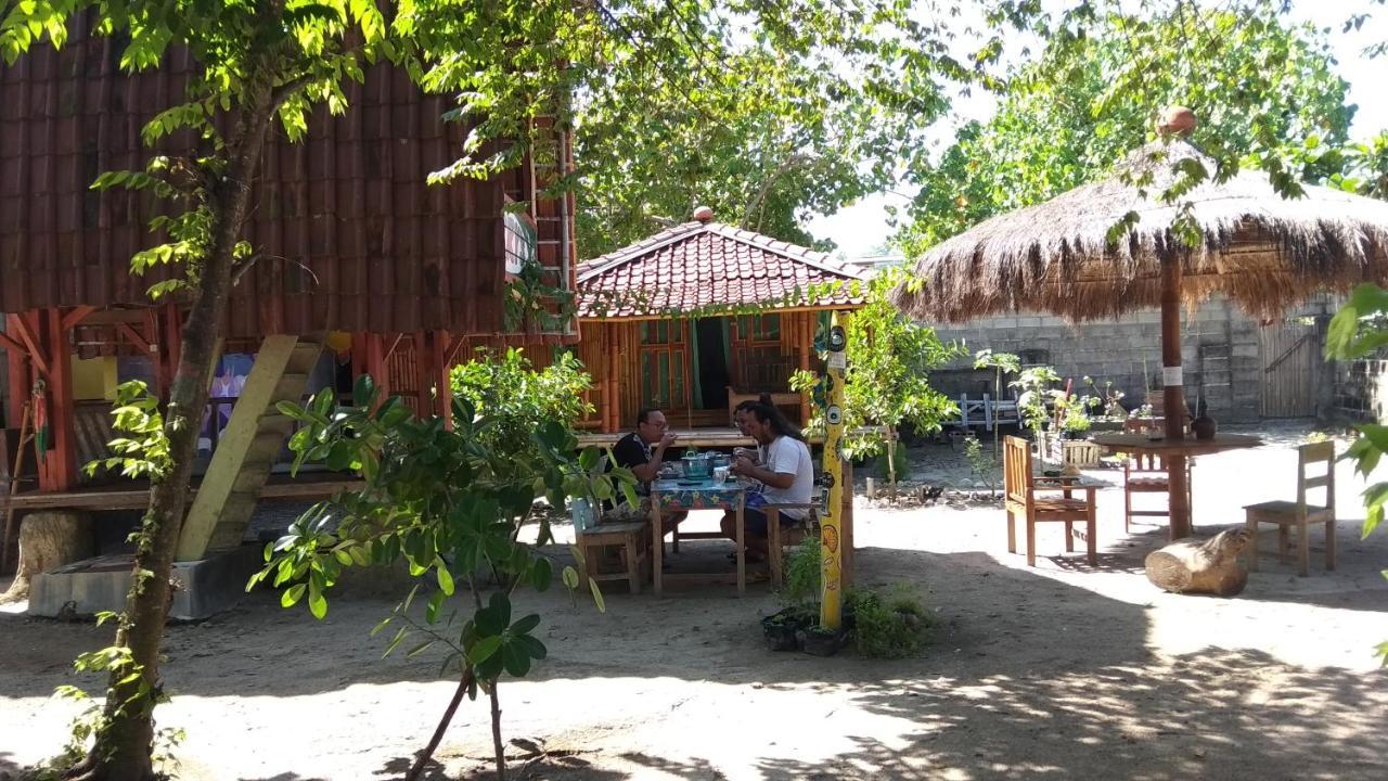 Harry'S Ocean House Watukarung Homestay Kalak Dış mekan fotoğraf