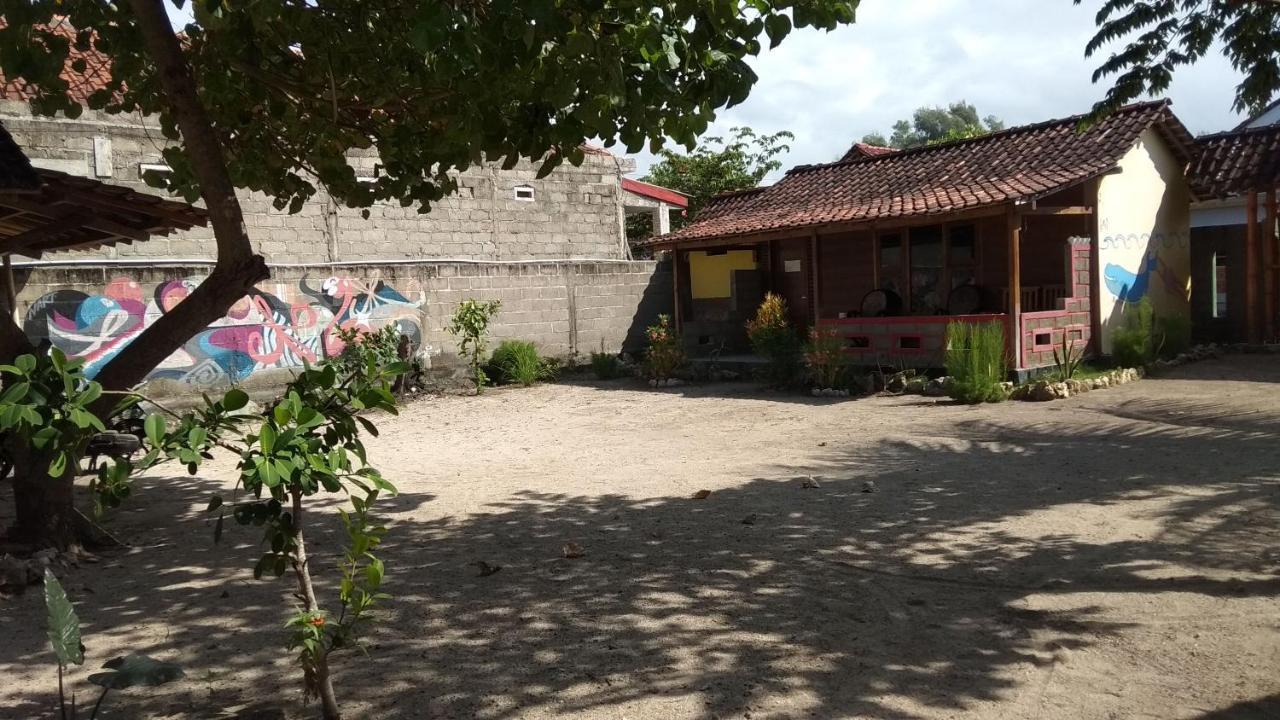 Harry'S Ocean House Watukarung Homestay Kalak Dış mekan fotoğraf