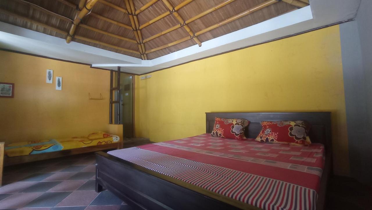 Harry'S Ocean House Watukarung Homestay Kalak Dış mekan fotoğraf