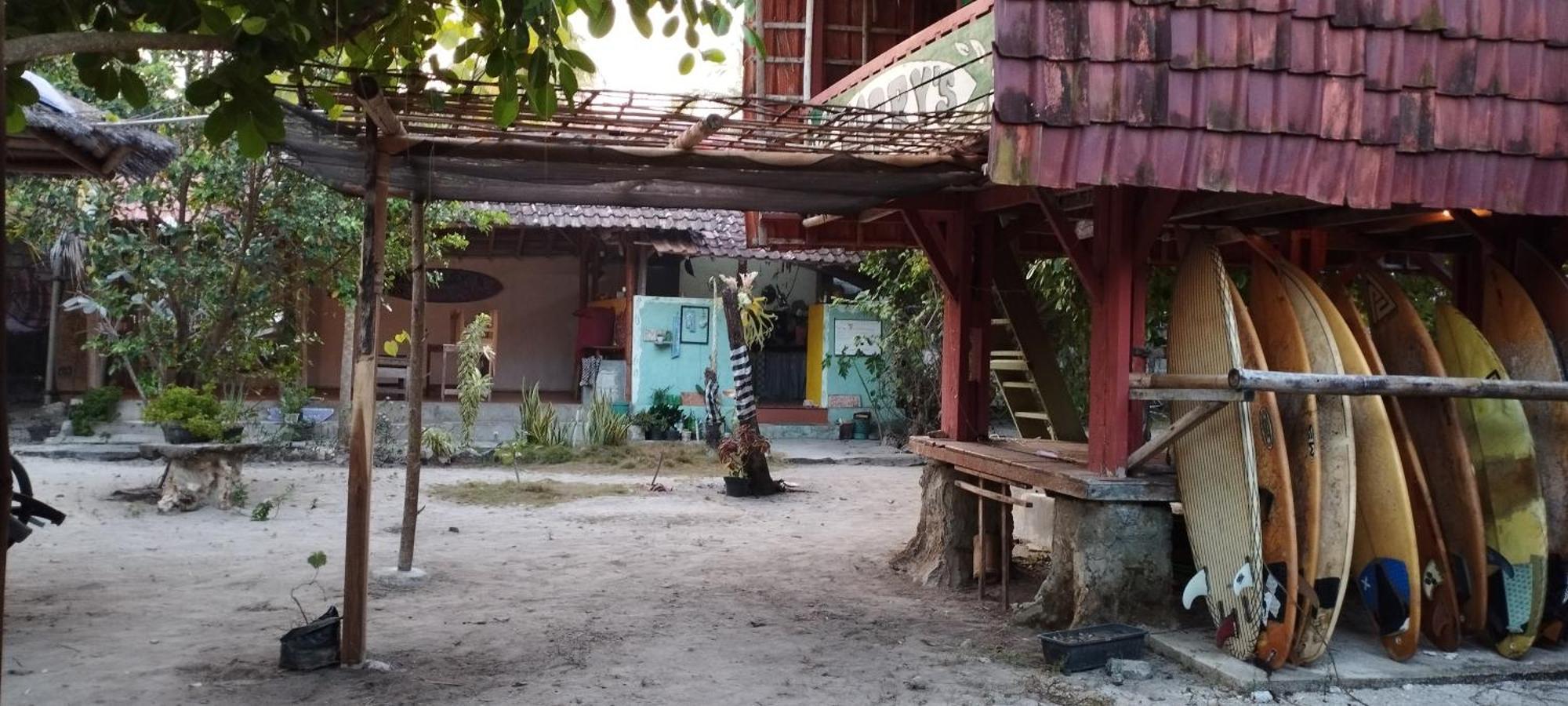 Harry'S Ocean House Watukarung Homestay Kalak Dış mekan fotoğraf