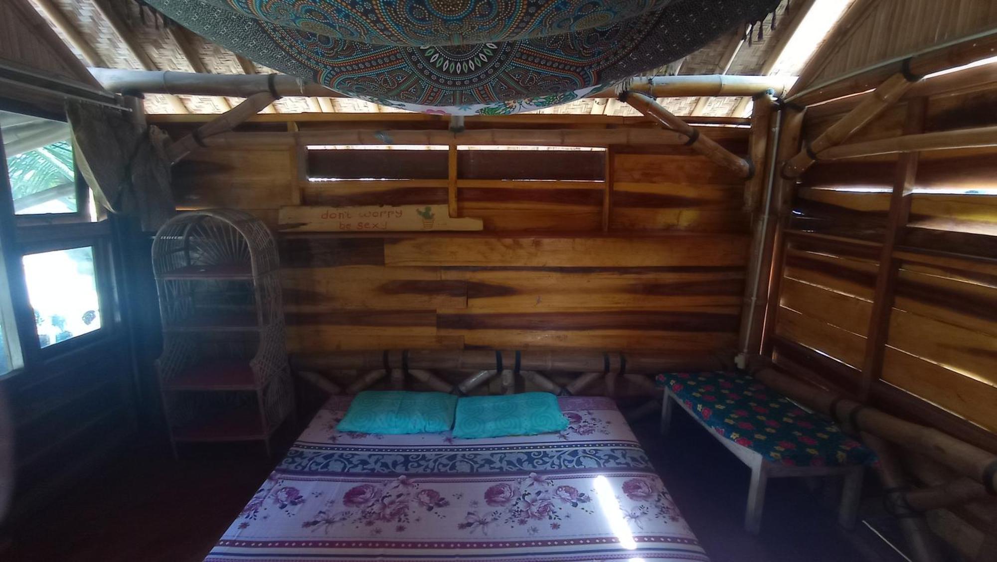 Harry'S Ocean House Watukarung Homestay Kalak Oda fotoğraf