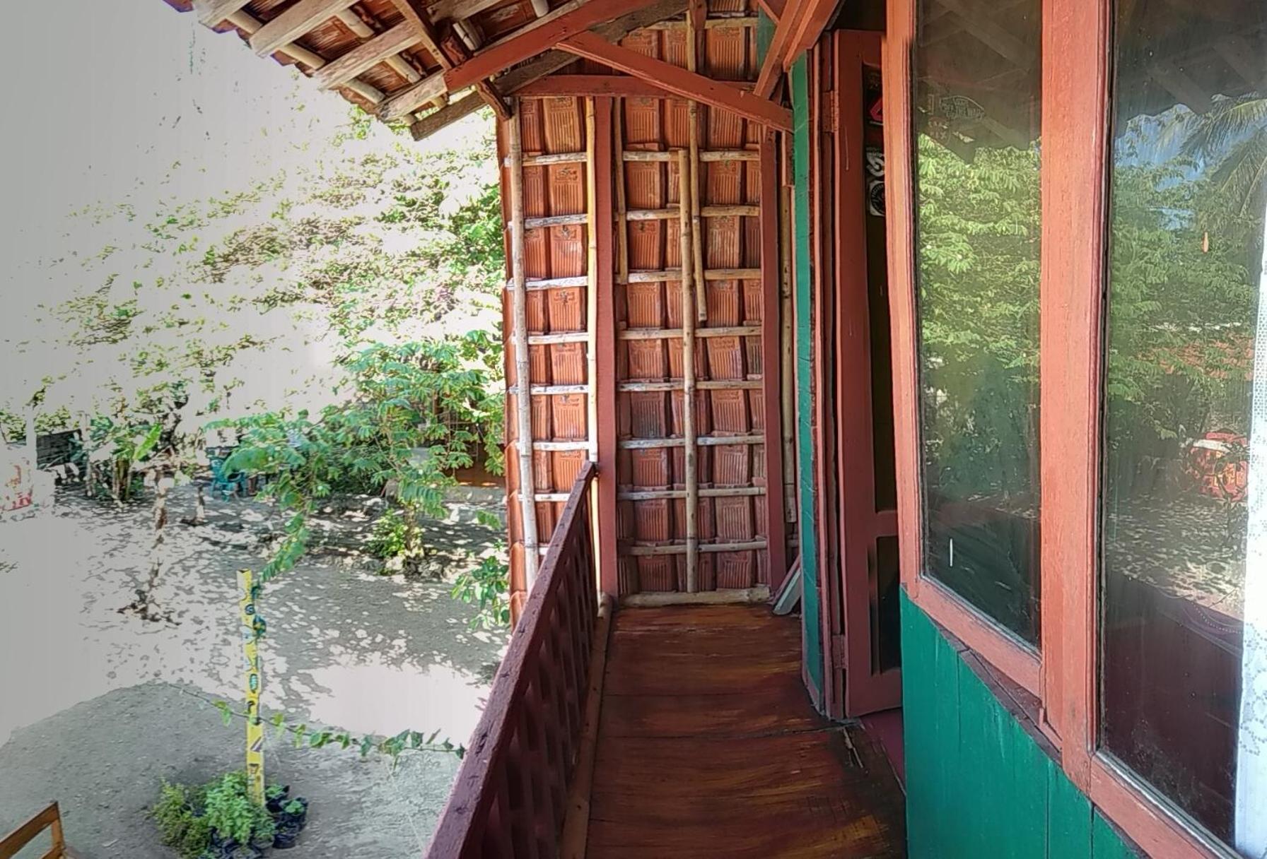 Harry'S Ocean House Watukarung Homestay Kalak Oda fotoğraf