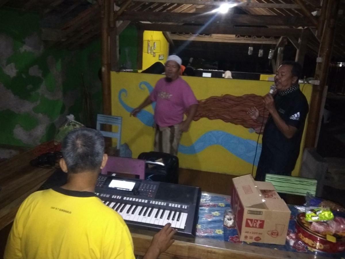 Harry'S Ocean House Watukarung Homestay Kalak Dış mekan fotoğraf